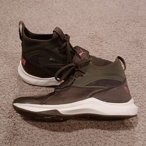 Puma Phenom Ignite Women's Casual Sneakers In Olive Size 10